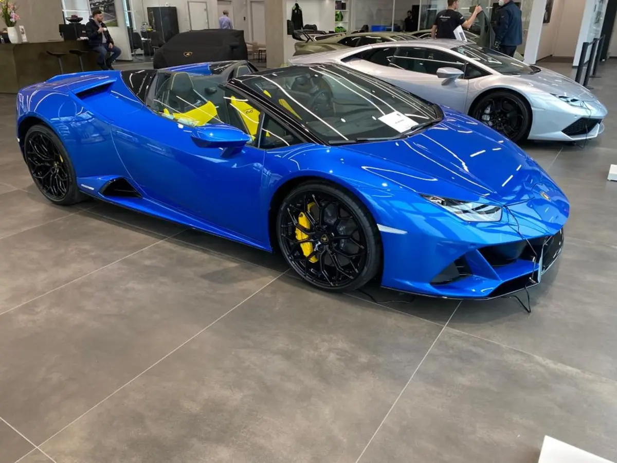 Lamborghini Huracan Evo Spyder 2022, front view — Lisbon Luxury Car Rental, Lisbon. Open-top mornings along the Cascais coastal road