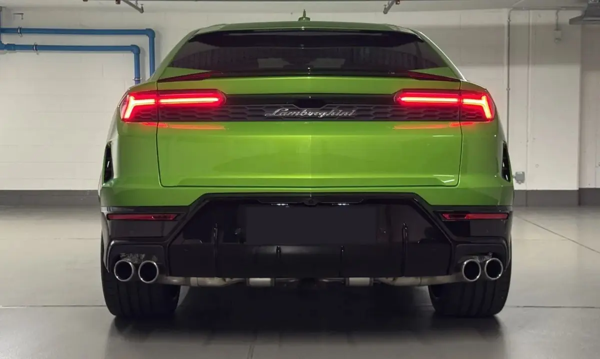 Lamborghini Urus SE 2026, rear view — Lisbon Luxury Car Rental, Lisbon. Built for Arrábida's cliff roads and beach lunches